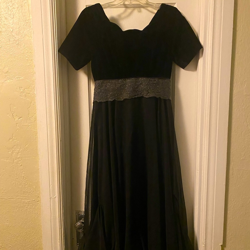 Cool Goth/ Halloween Long Black Dress